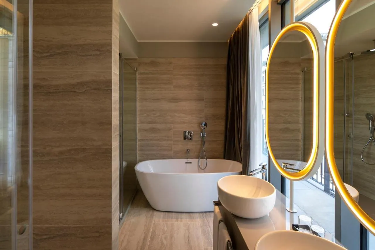 Starhotels Duomo Panoramic Penthouse - 1 Bedroom ميلان 2*,